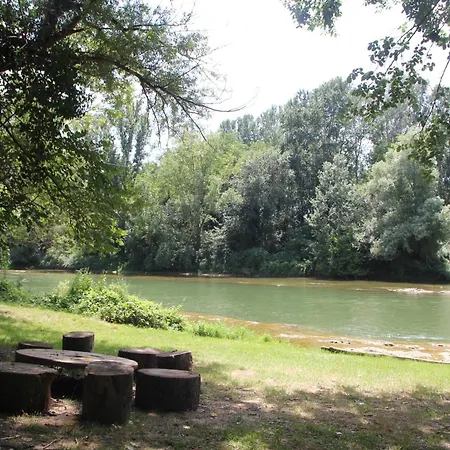 La Des Bords D'ariege Lodge *