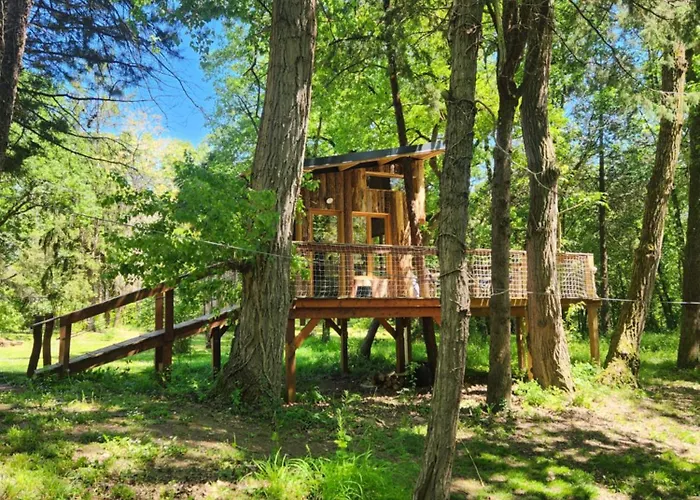 La Des Bords D'ariege Lodge *